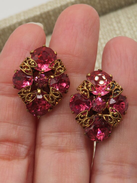 Jewelry - Vintage Pink Czech Glass Gold Tone Filigree Accent Screw Back Earrings